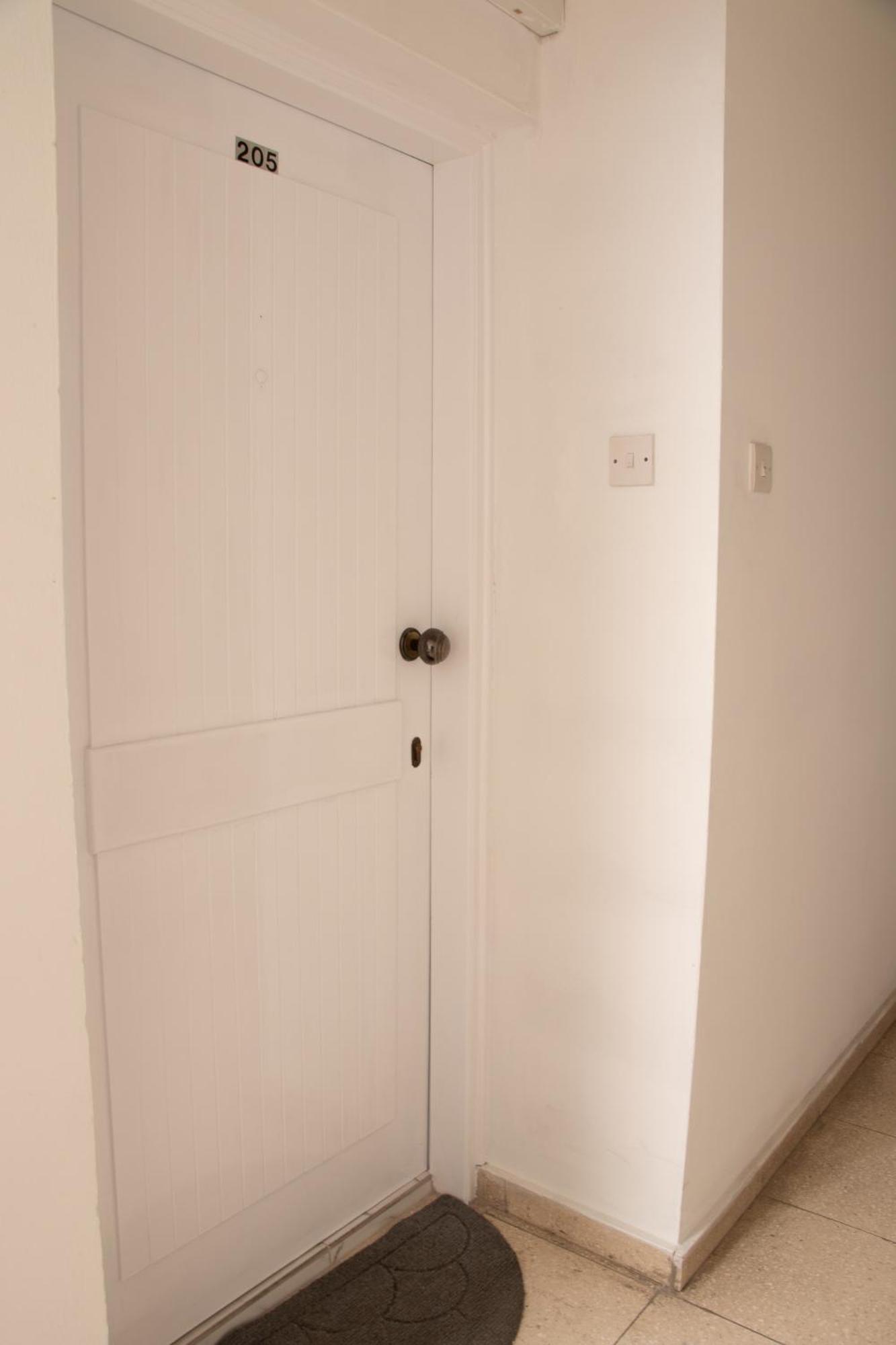 לרנקה Apartment,Near The Beach Pinikoudes מראה חיצוני תמונה